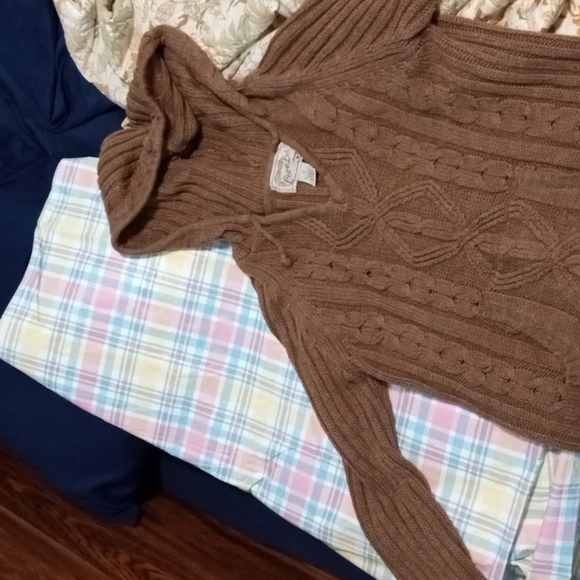 Sweaters - Cropped Brown sweater